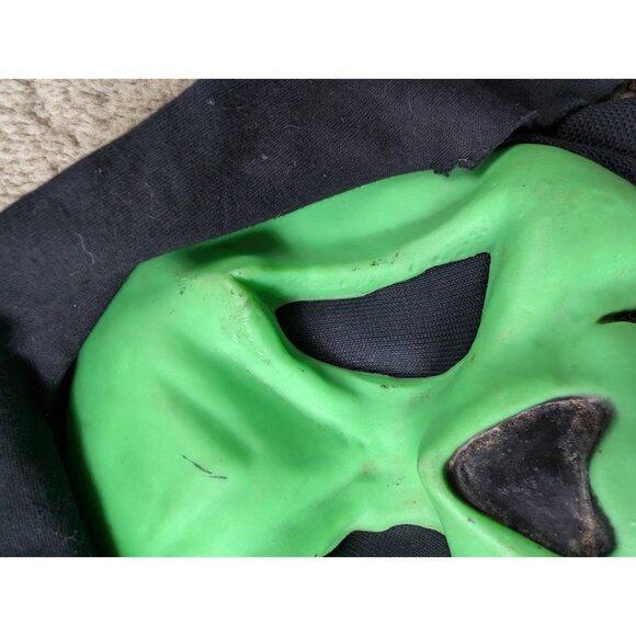Vintage Green Scream Halloween Mask Fun World Div 90s Full Hood Smiling - Picture 5 of 10